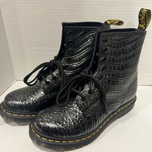 Dr. Martens 1460 Patent Leather Crocodile Print Boots Size W8